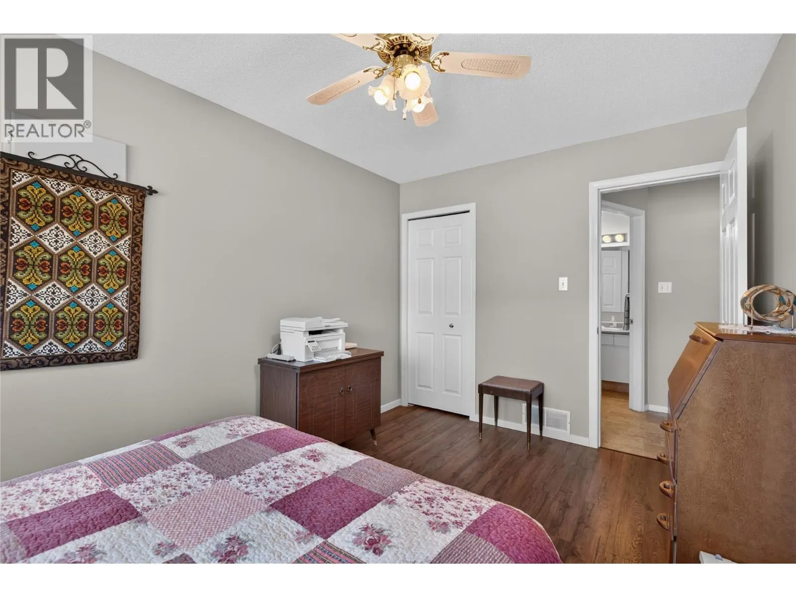 2200 40 Avenue Unit# 3