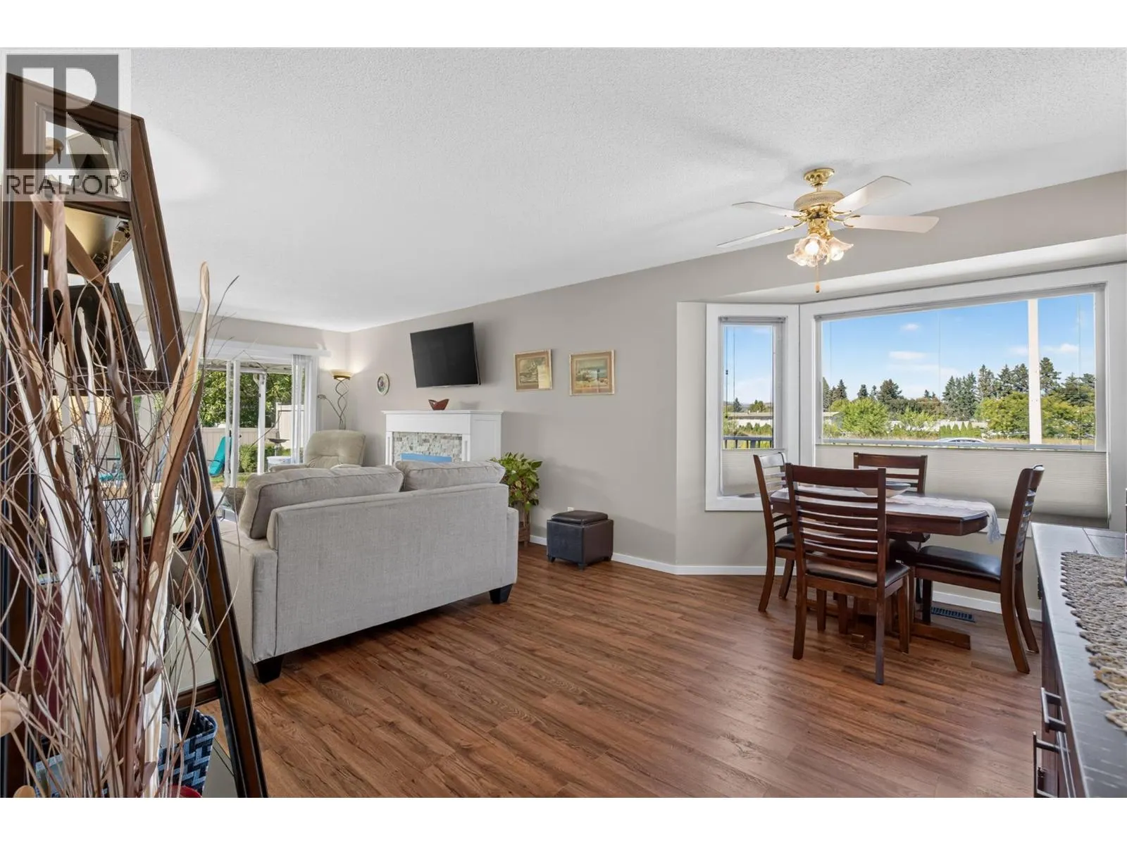 2200 40 Avenue Unit# 3