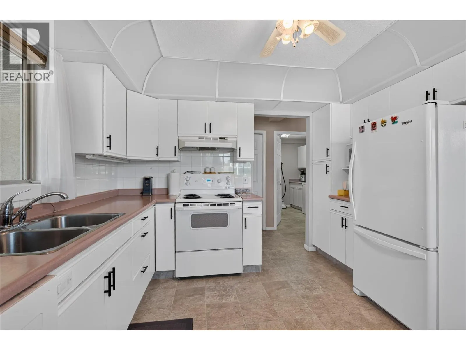 2200 40 Avenue Unit# 3