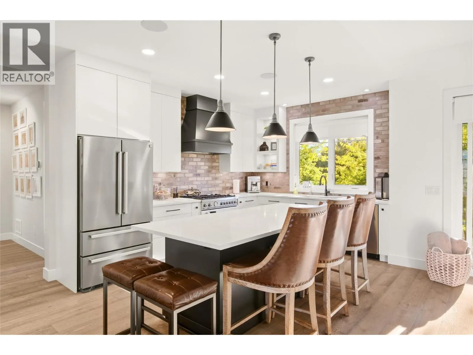 1675 Willow Crescent Unit# 3 Lot# 3