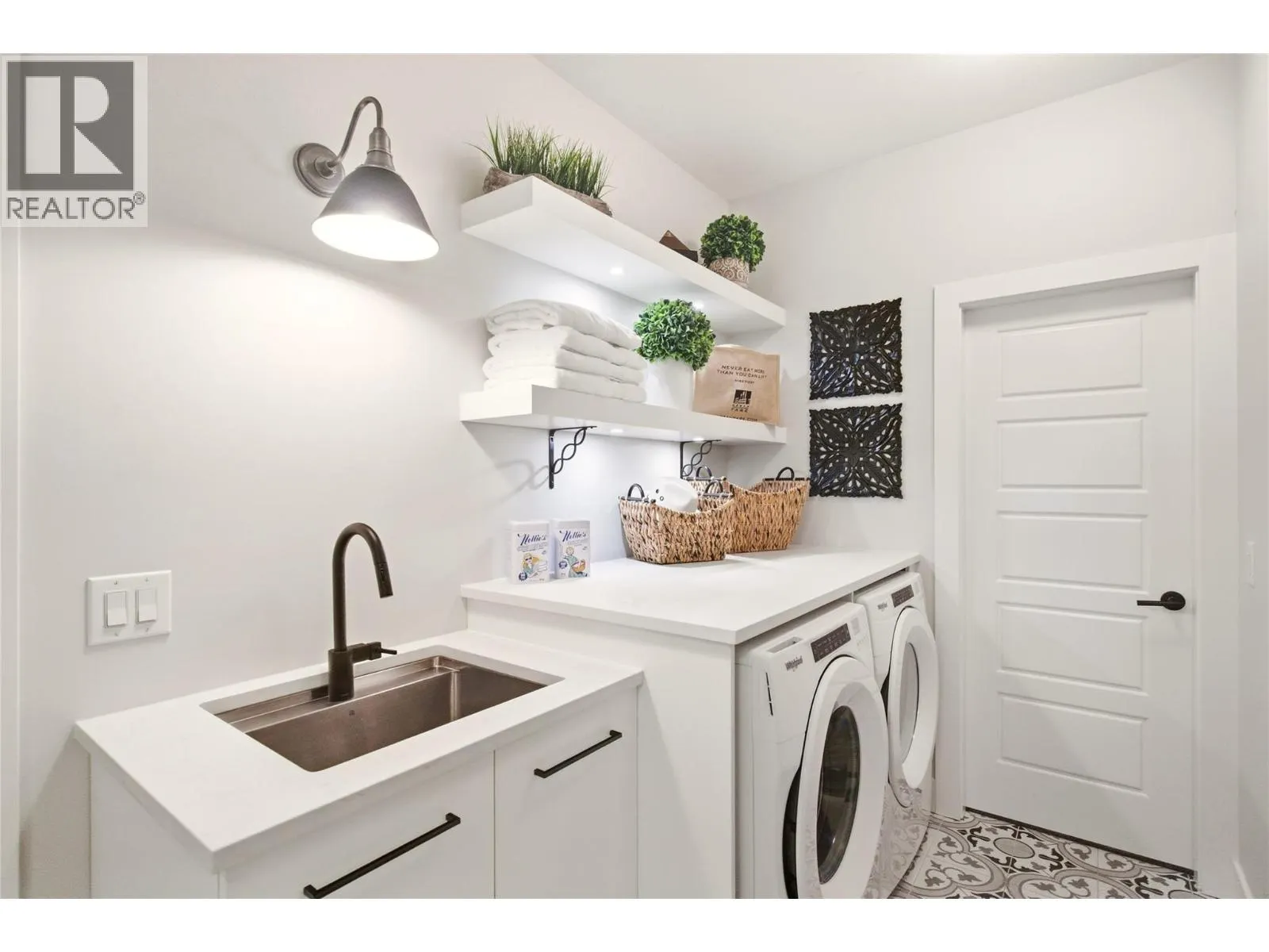 1675 Willow Crescent Unit# 3 Lot# 3