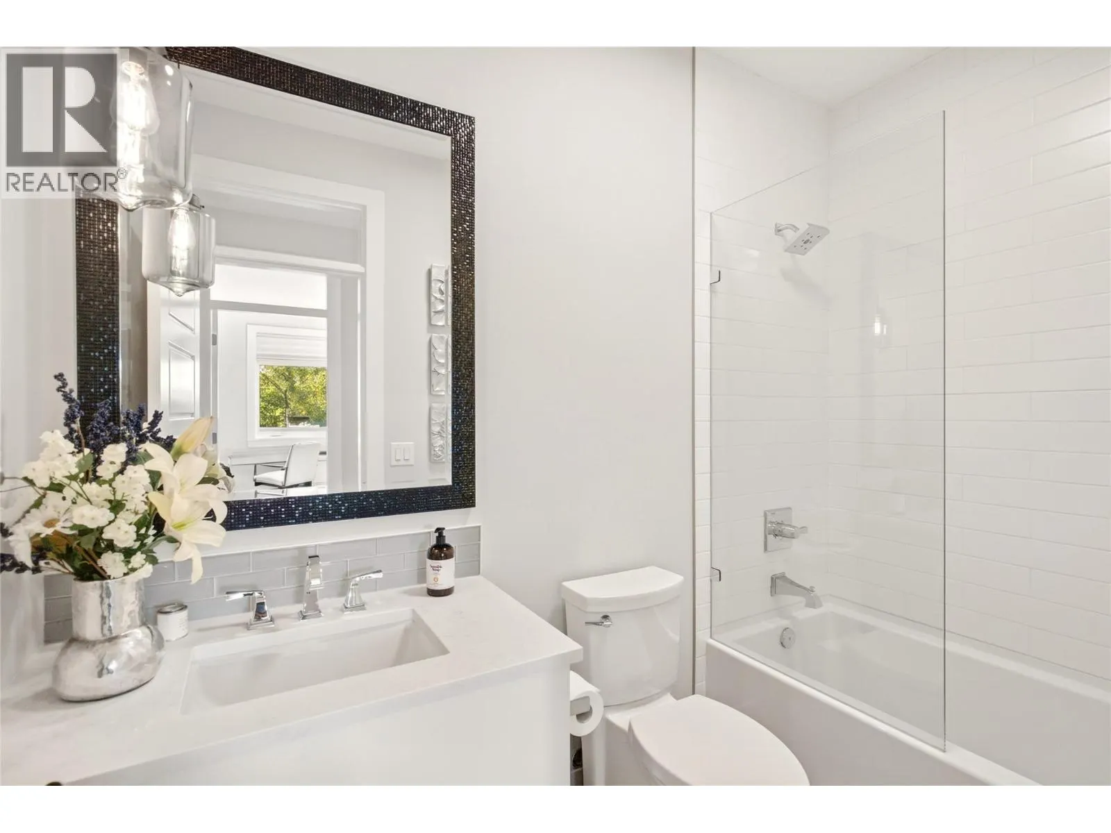 1675 Willow Crescent Unit# 3 Lot# 3