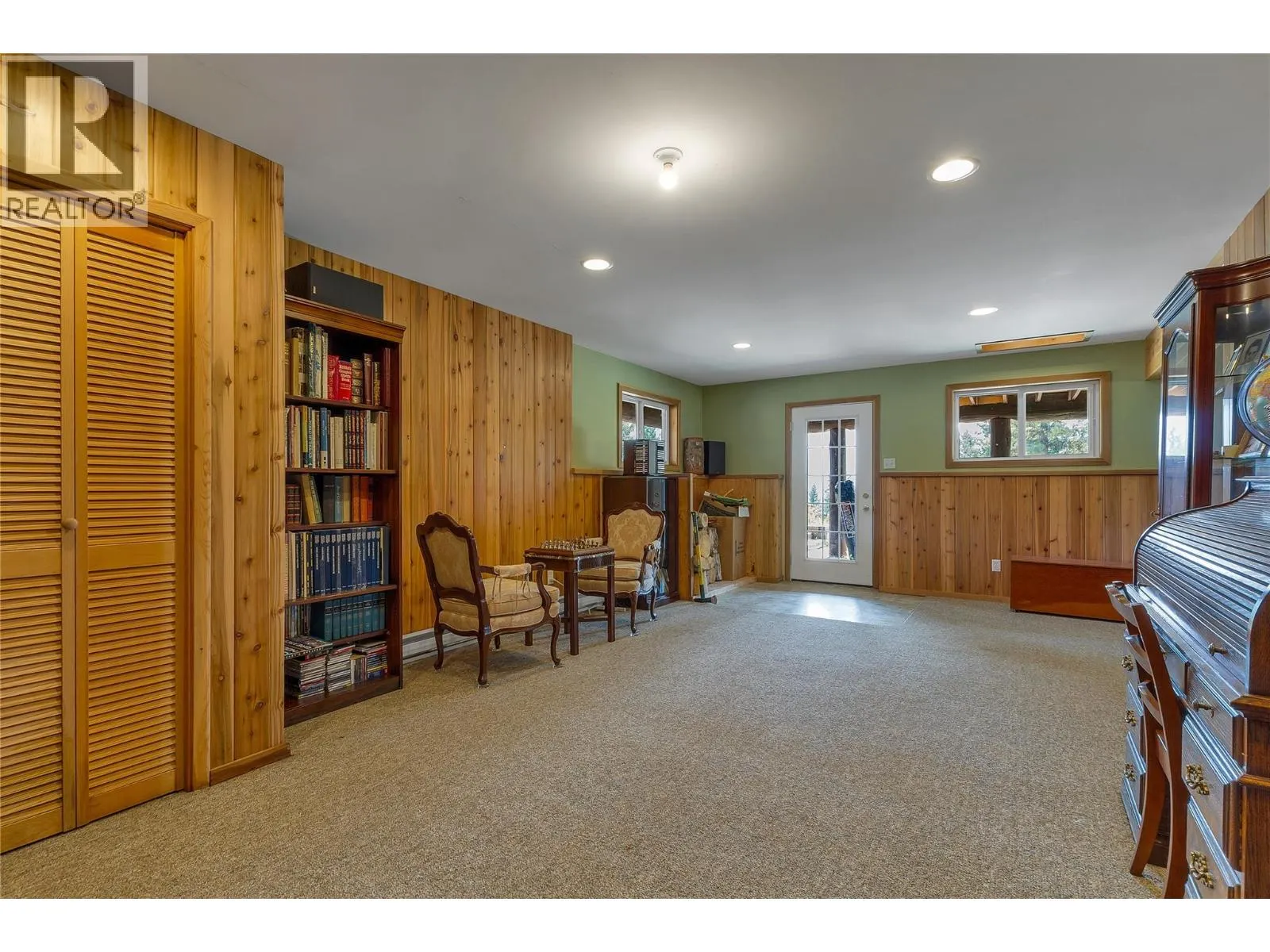 27 Pine Road