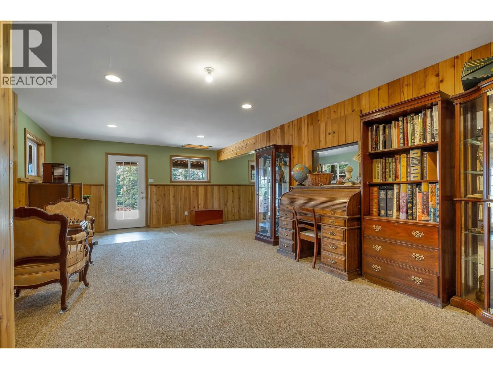 27 Pine Road