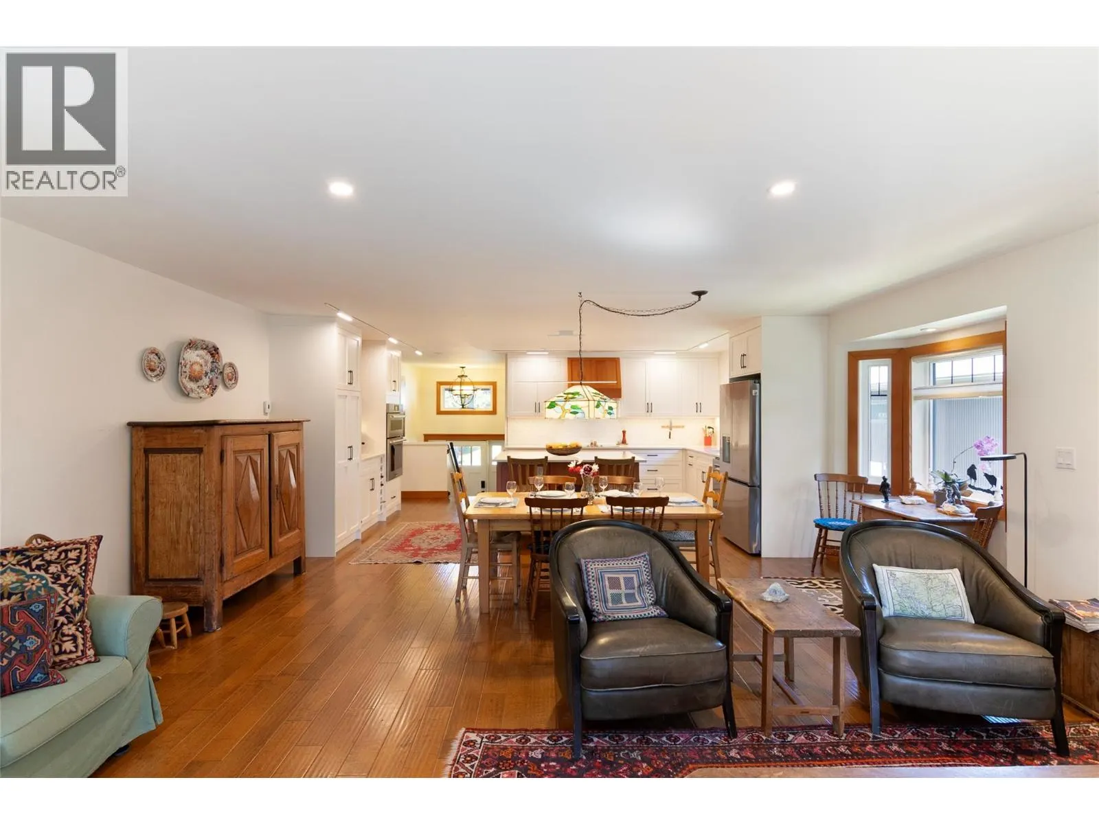 1915 Aspen Crescent