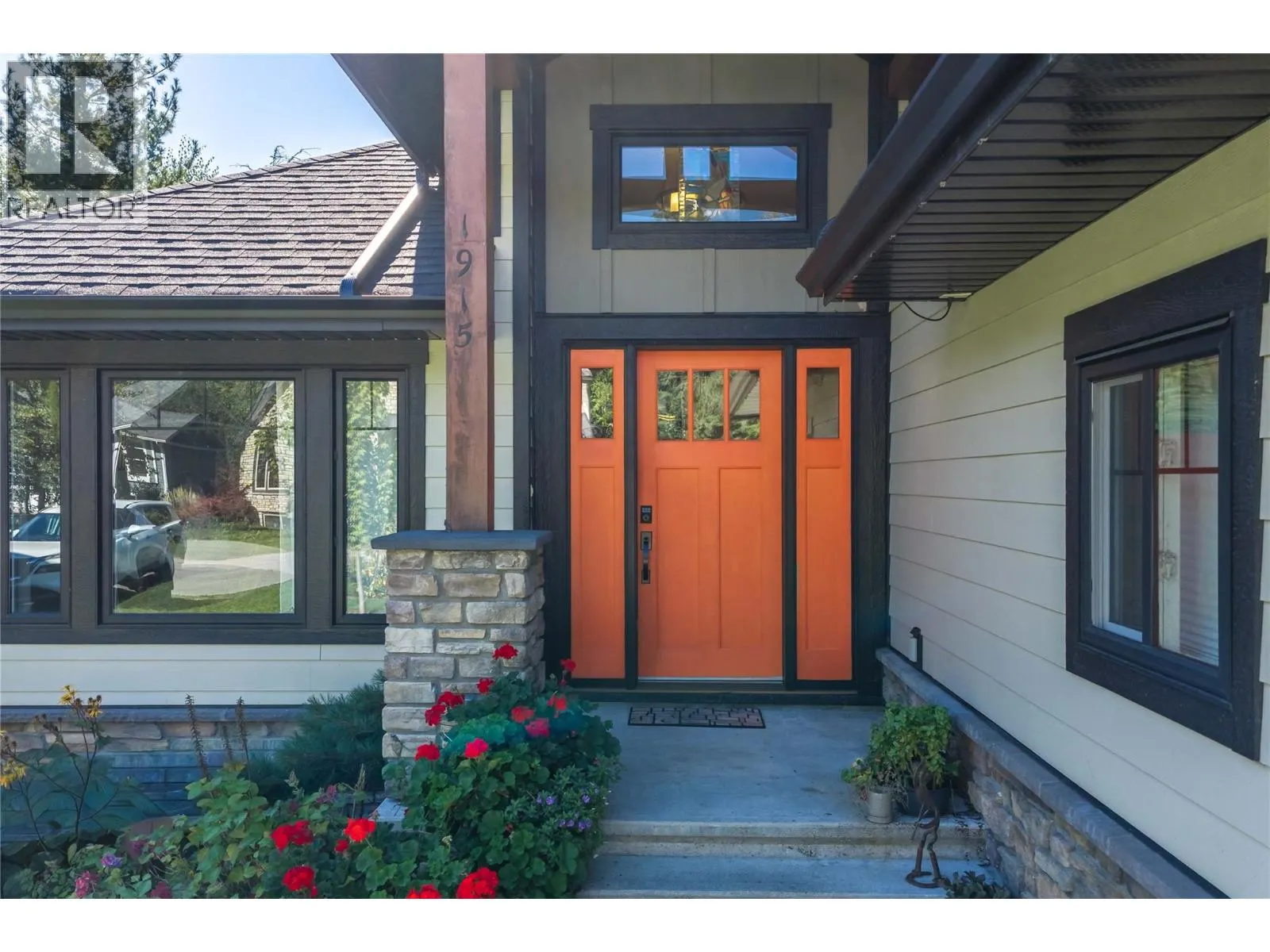 1915 Aspen Crescent