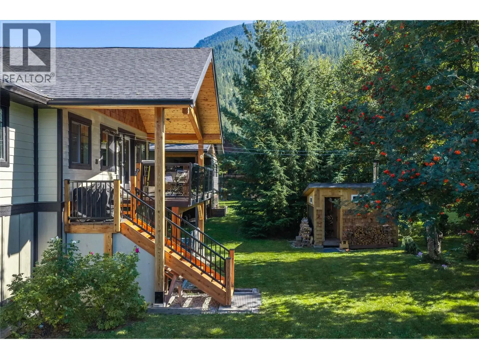 1915 Aspen Crescent