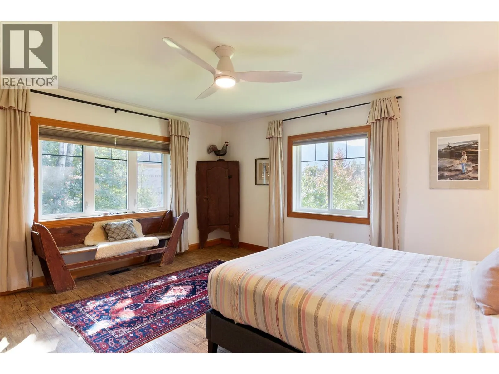 1915 Aspen Crescent