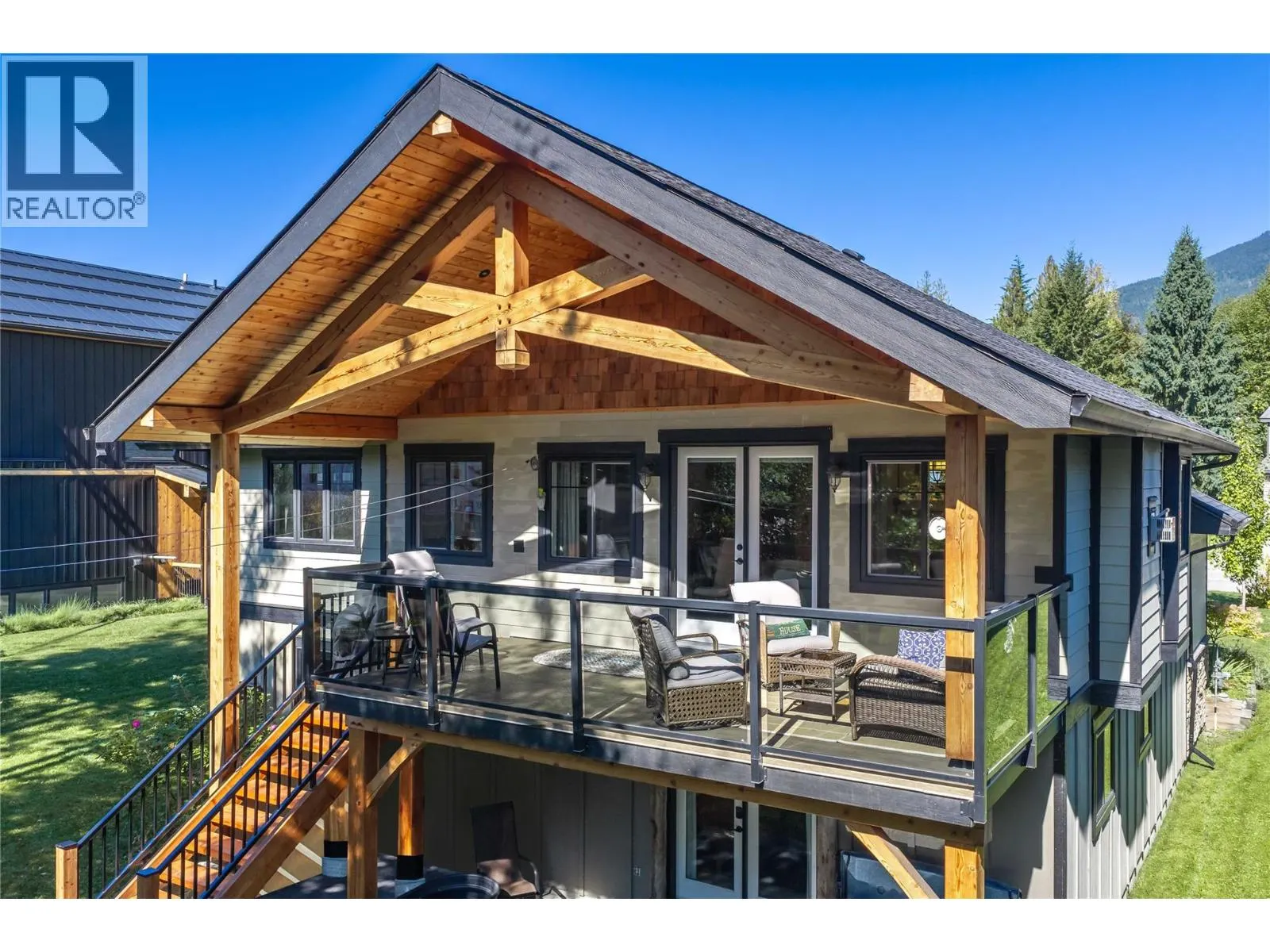 1915 Aspen Crescent