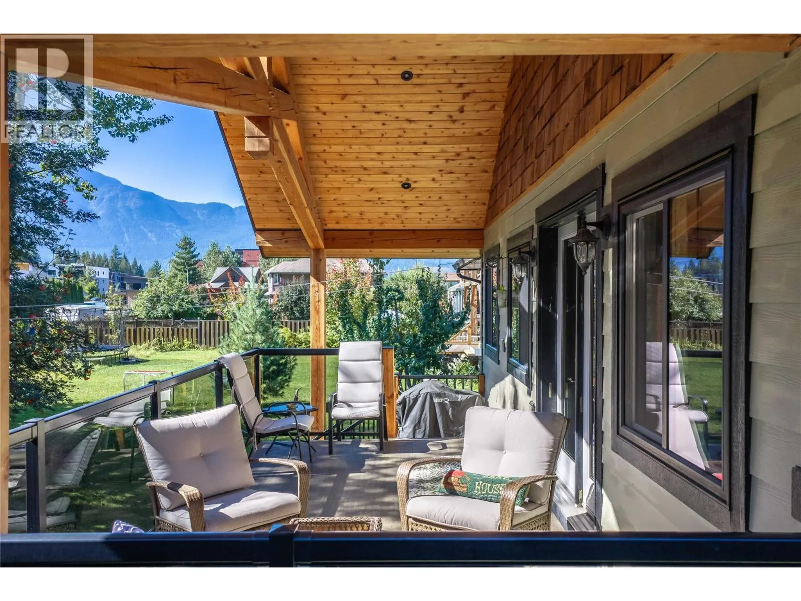 1915 Aspen Crescent