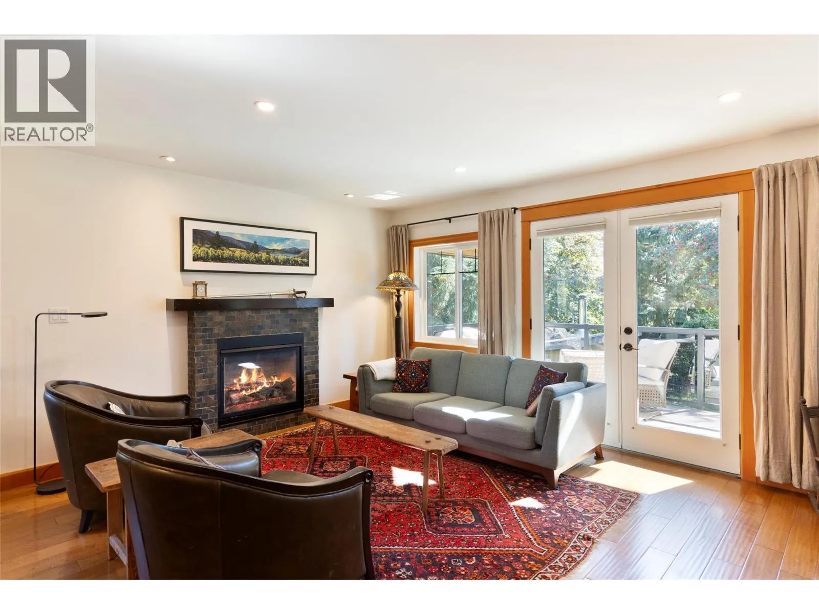 1915 Aspen Crescent