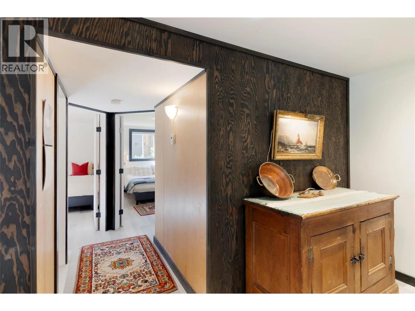 1915 Aspen Crescent