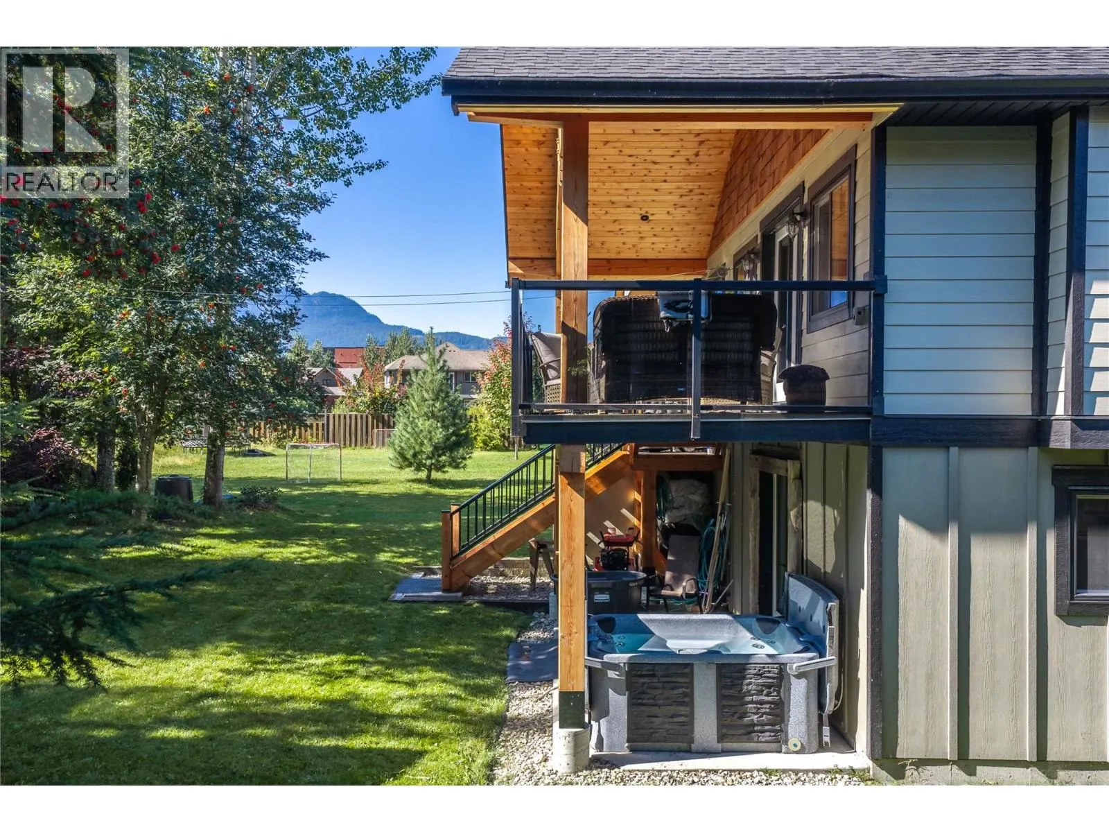 1915 Aspen Crescent