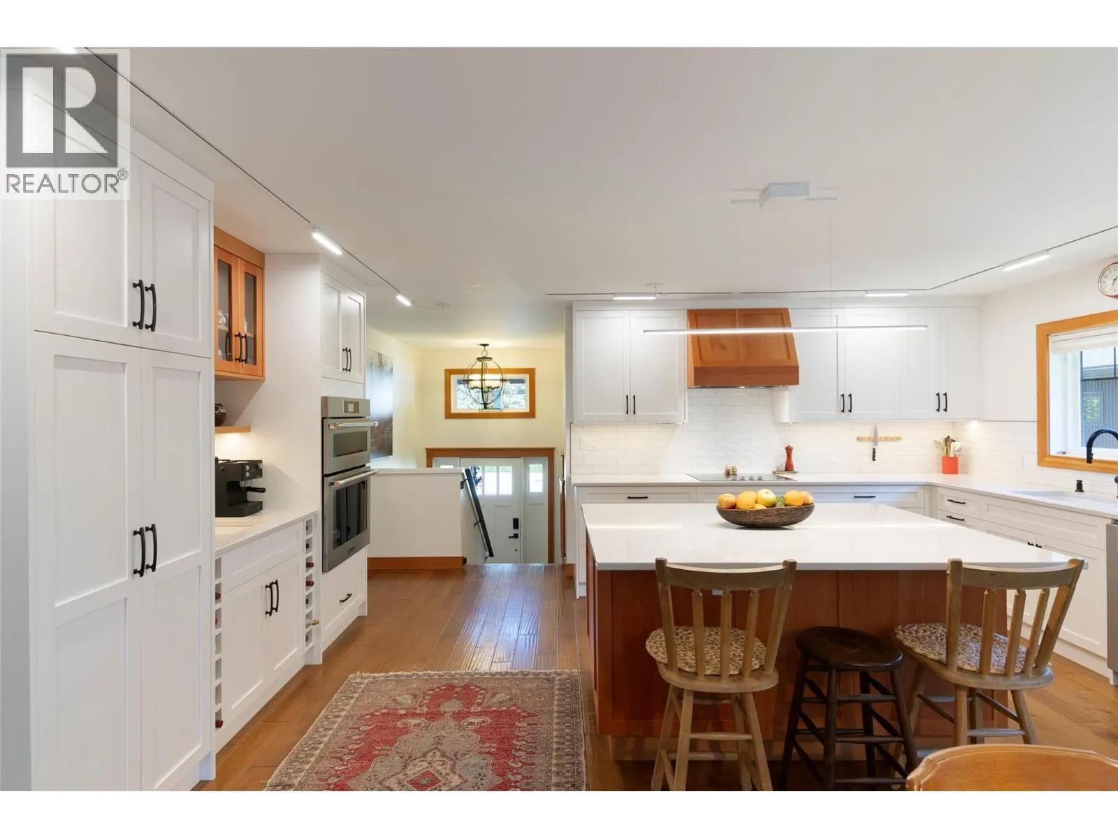 1915 Aspen Crescent