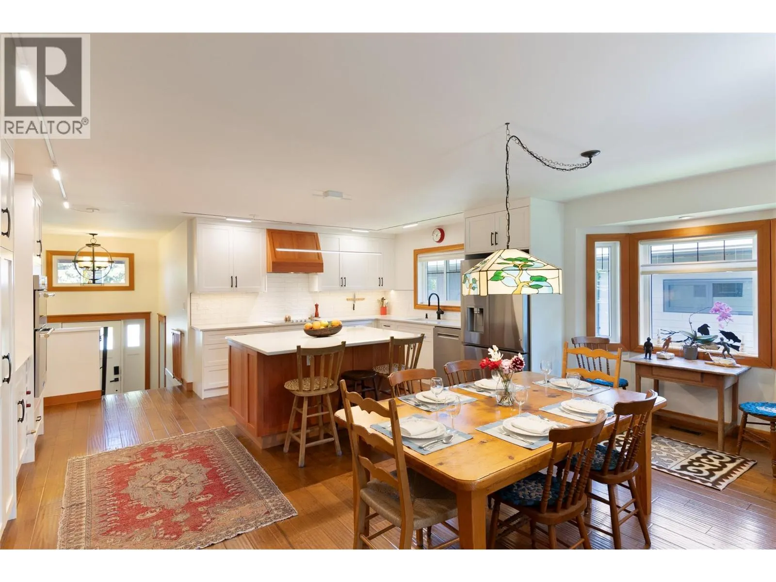 1915 Aspen Crescent