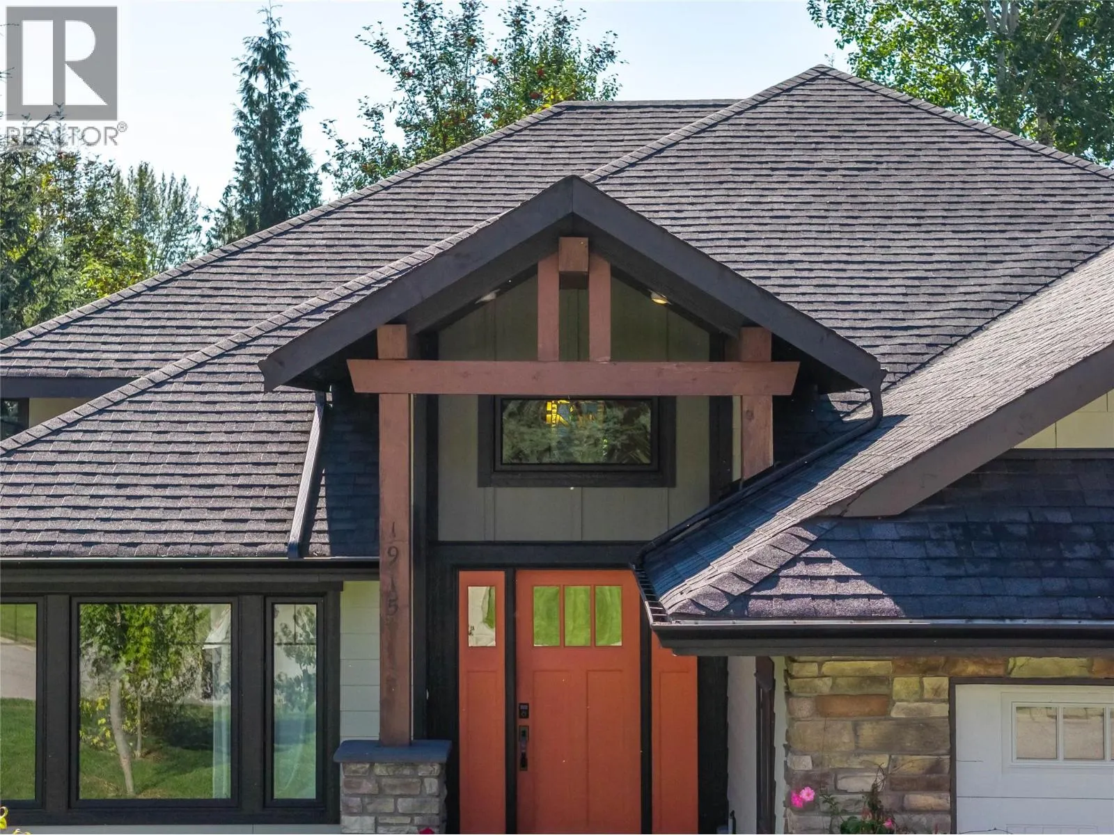 1915 Aspen Crescent