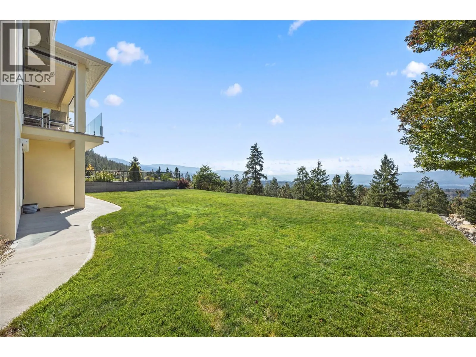 2442 Bella Vista Street