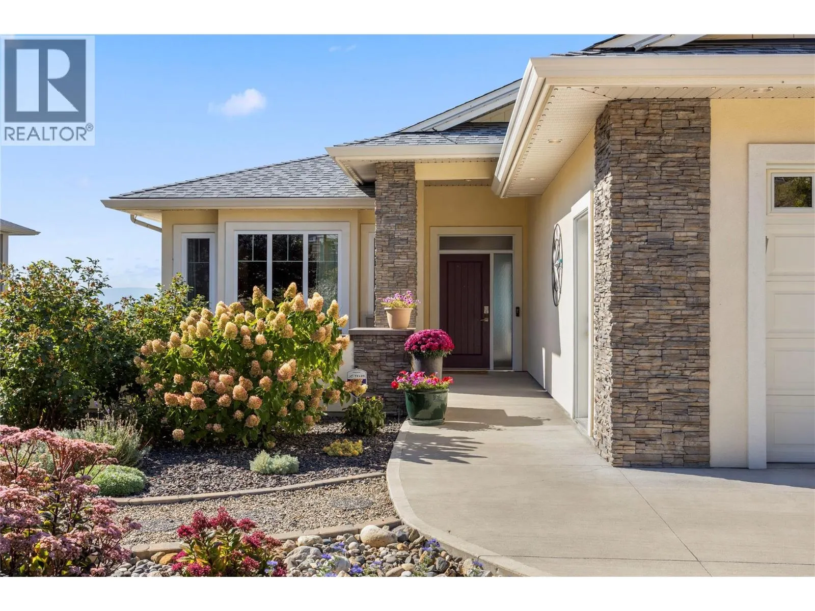 2442 Bella Vista Street