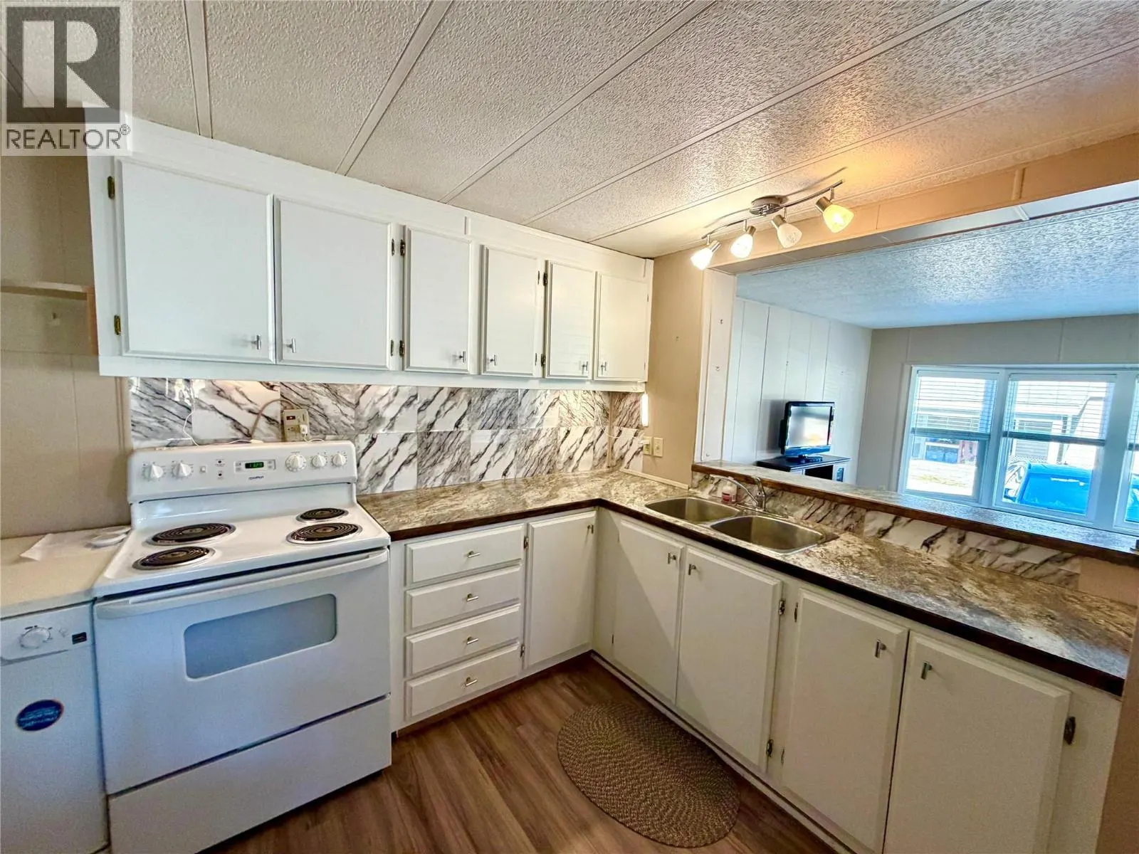 1601 COLUMBIA Avenue Unit# 17