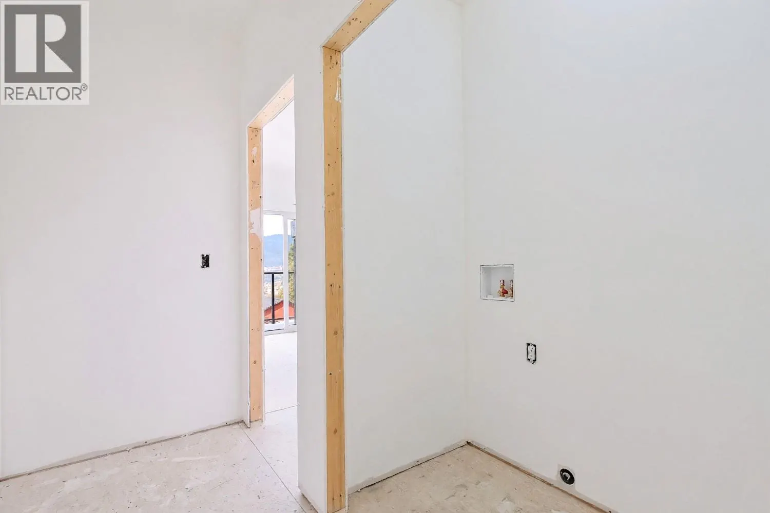 2830 EVERGREEN Drive Unit# 101