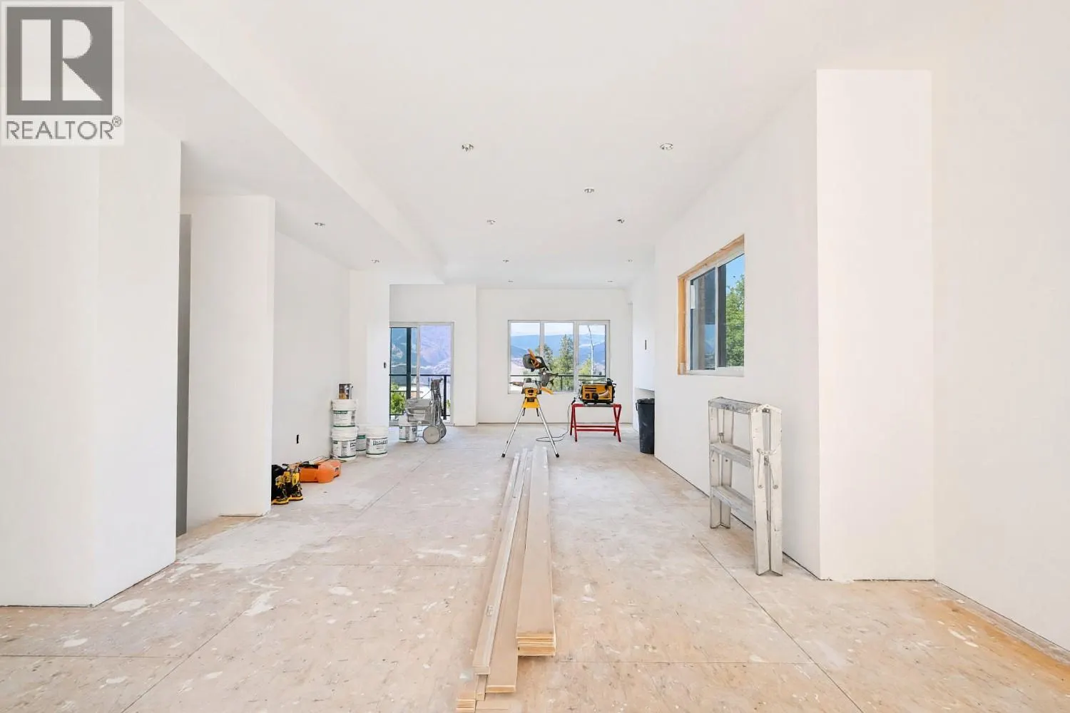 2830 EVERGREEN Drive Unit# 101