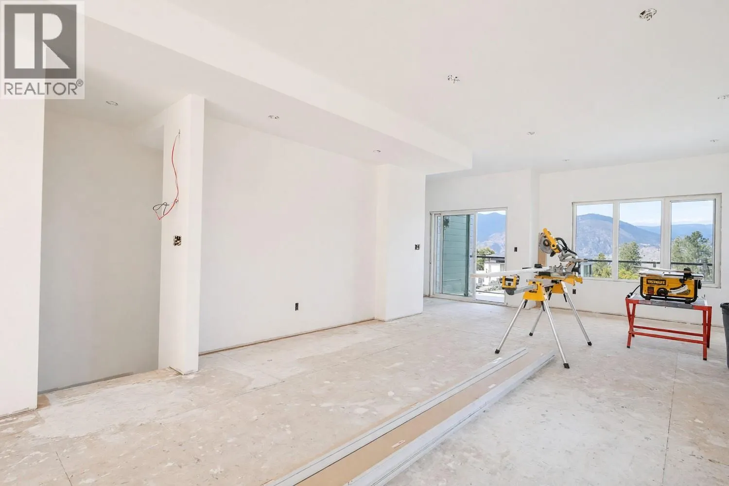 2830 EVERGREEN Drive Unit# 101
