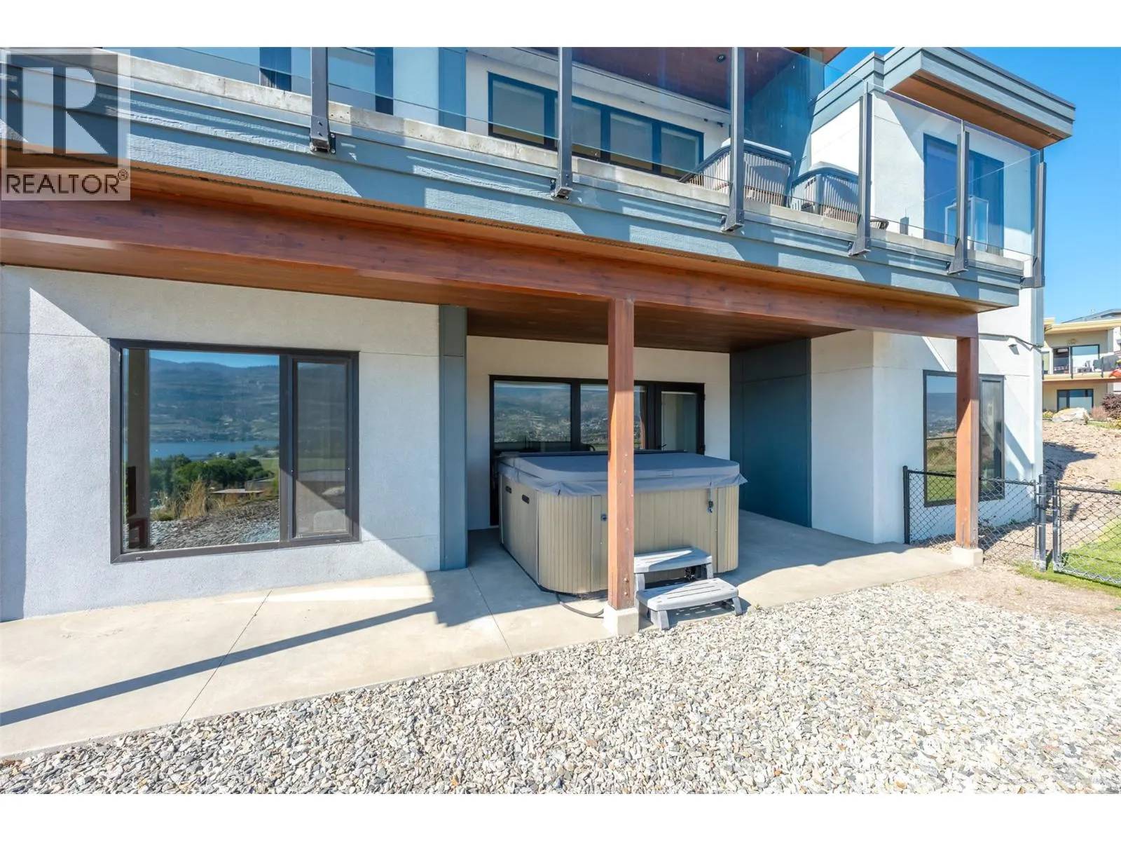 104 View Way