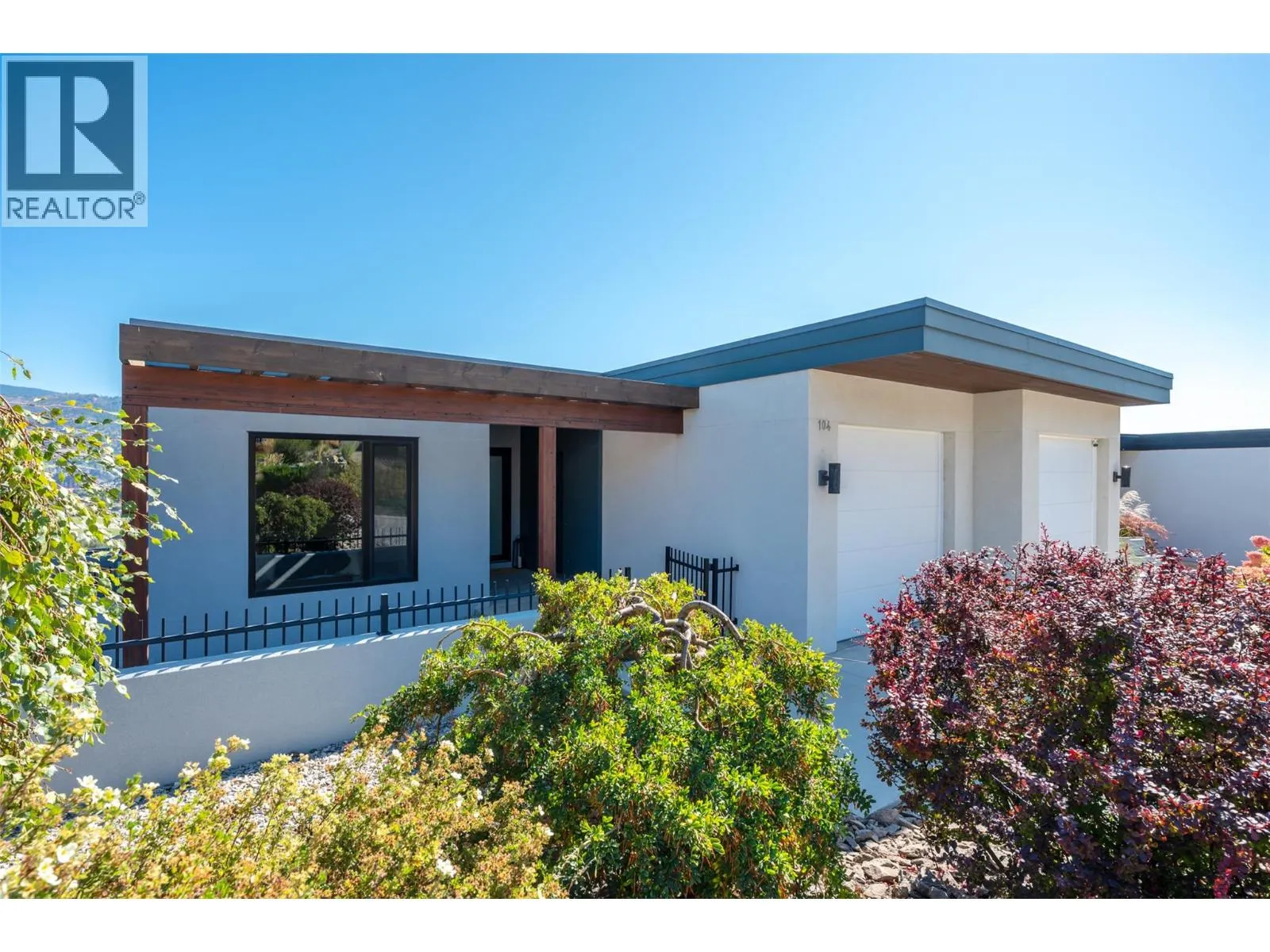 104 View Way