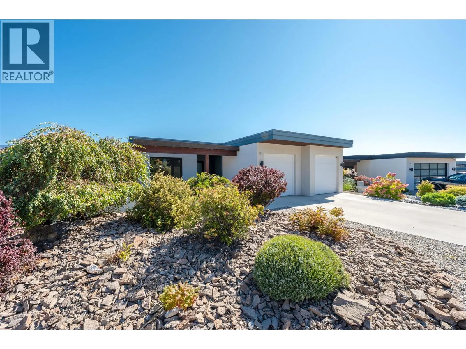 104 View Way