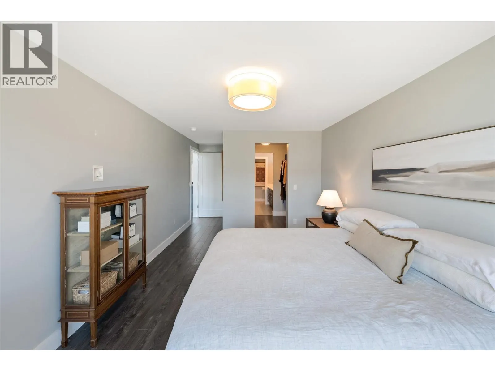 104 View Way