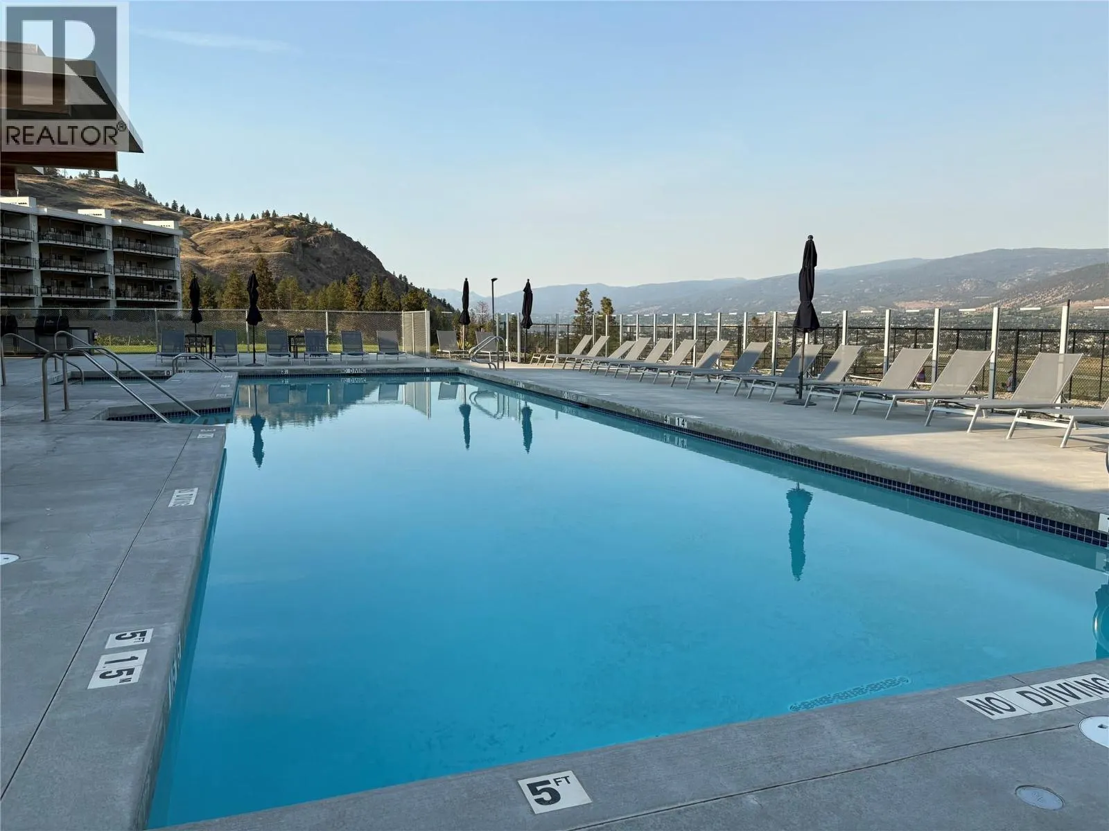 104 View Way