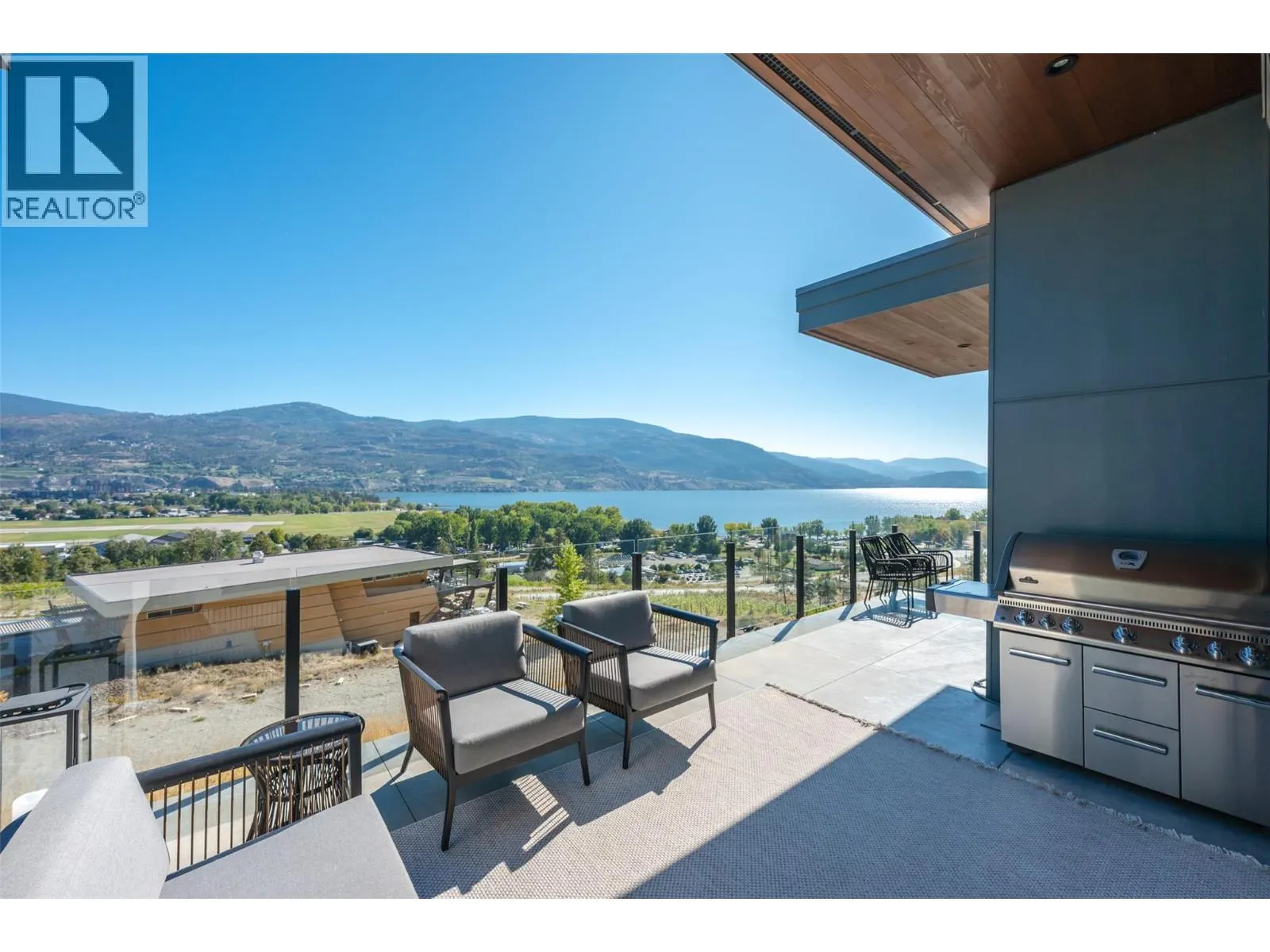 104 View Way