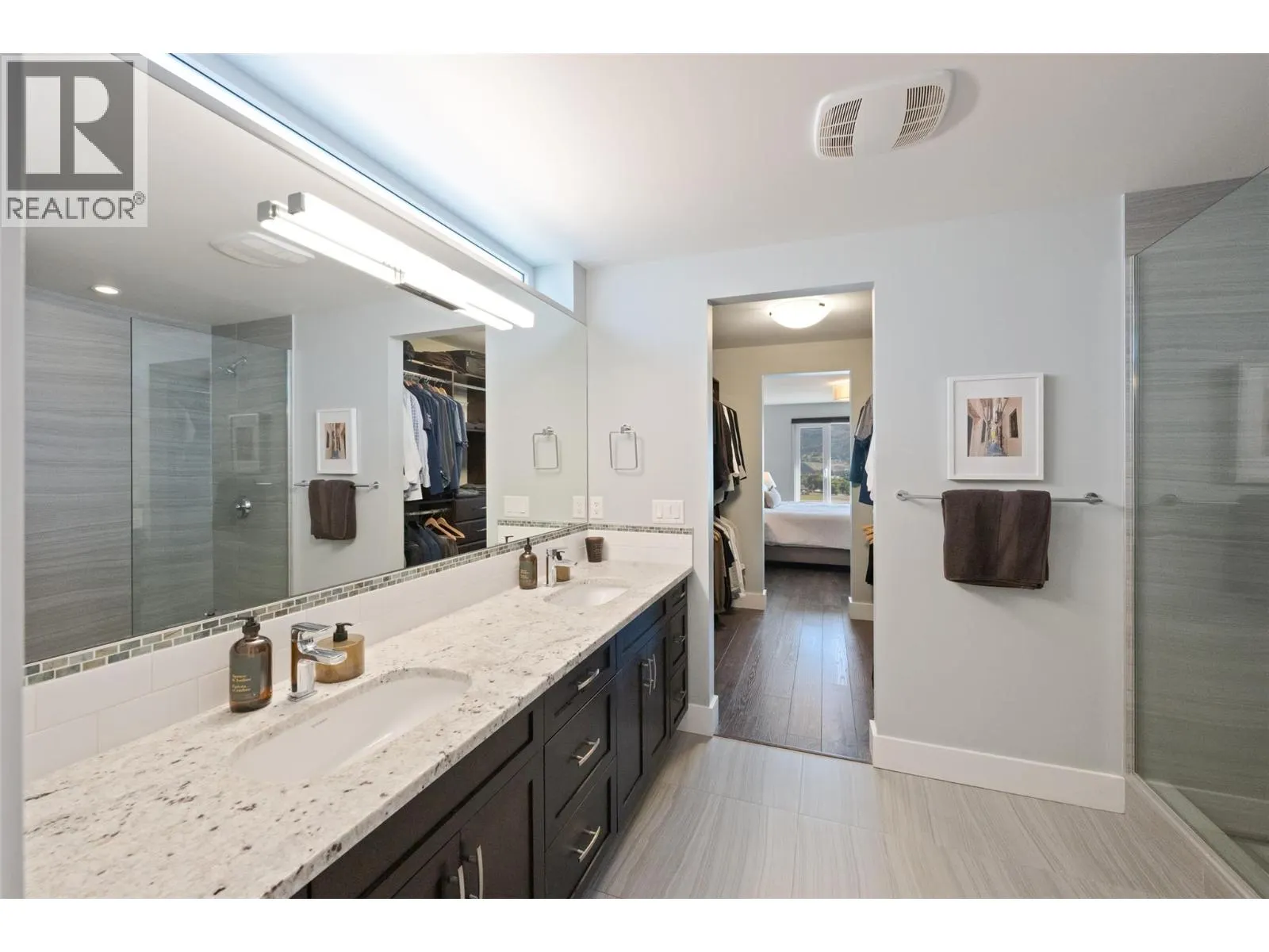 104 View Way