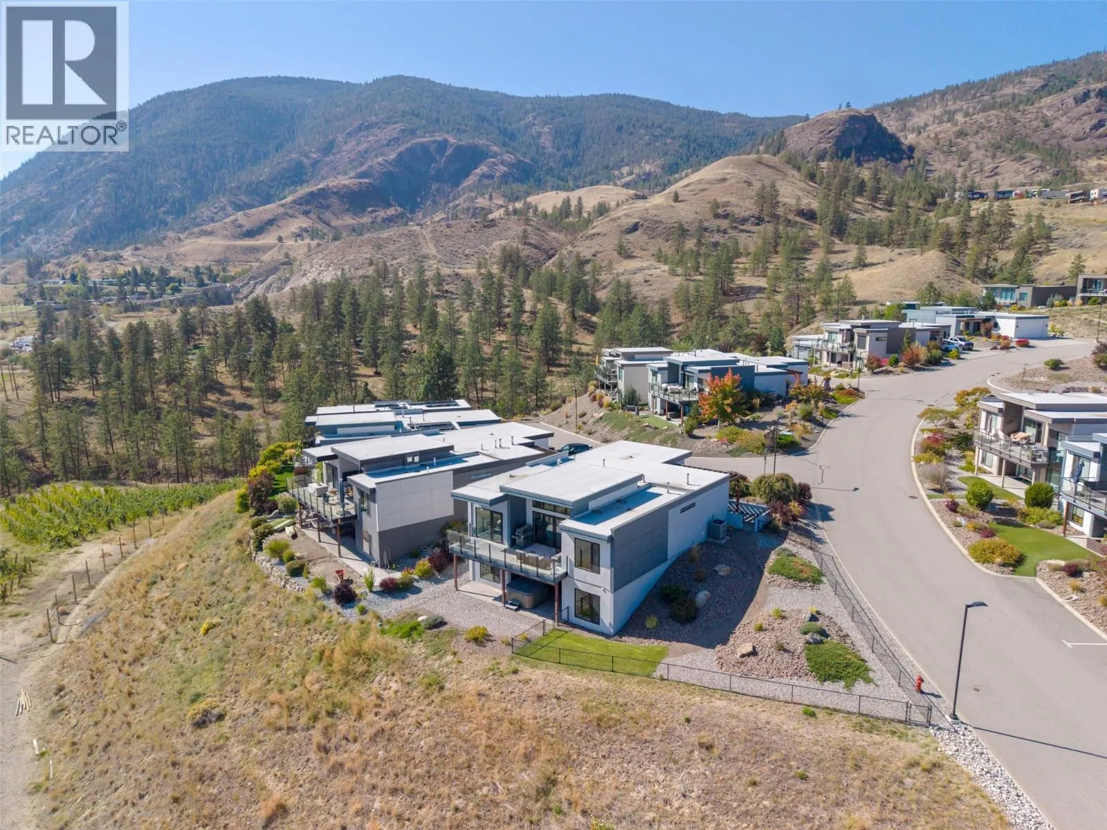 104 View Way