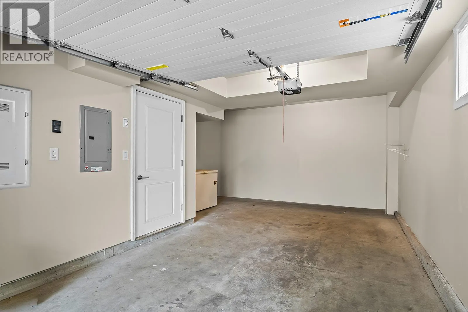 680 Old Meadows Road Unit# 17