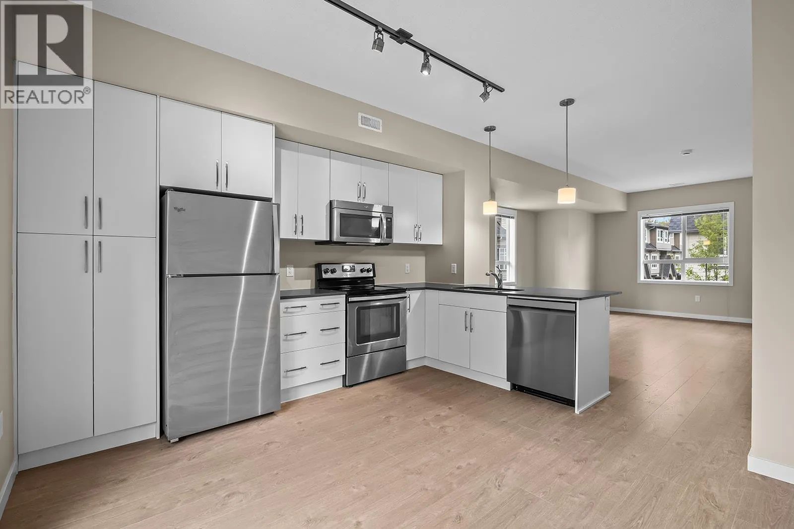 680 Old Meadows Road Unit# 17