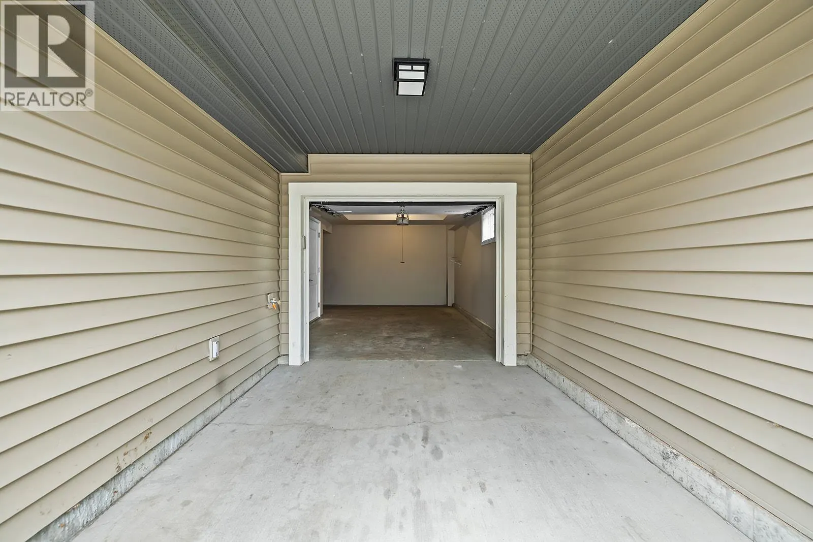 680 Old Meadows Road Unit# 17