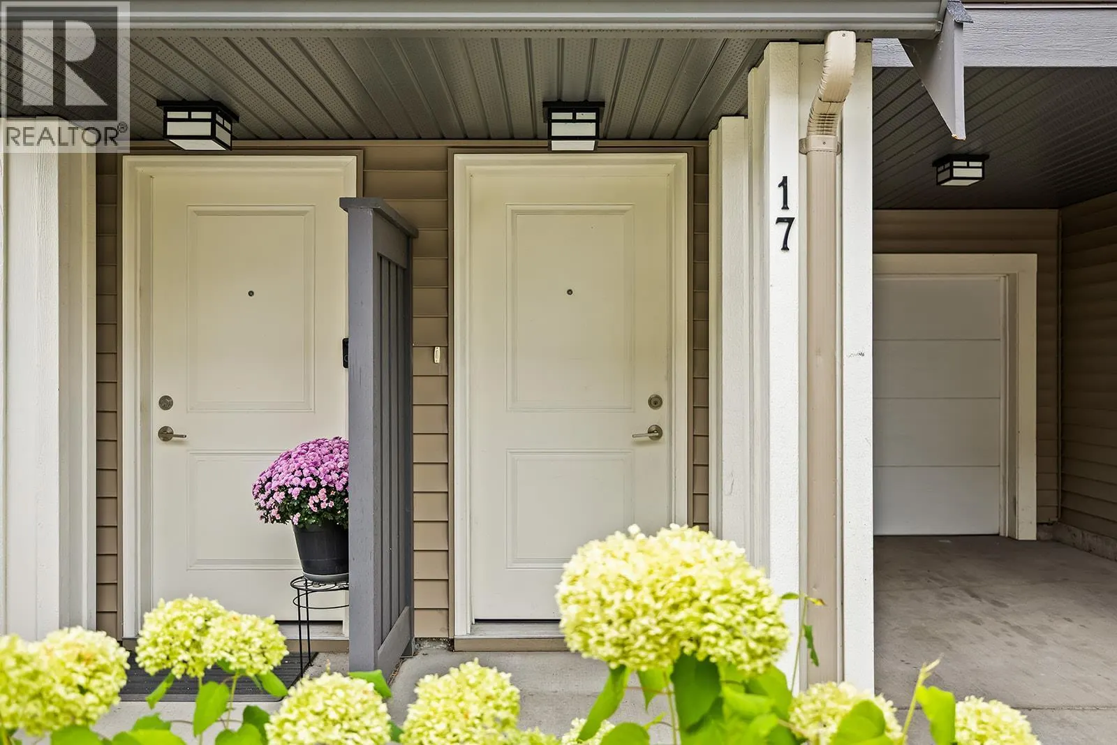 680 Old Meadows Road Unit# 17