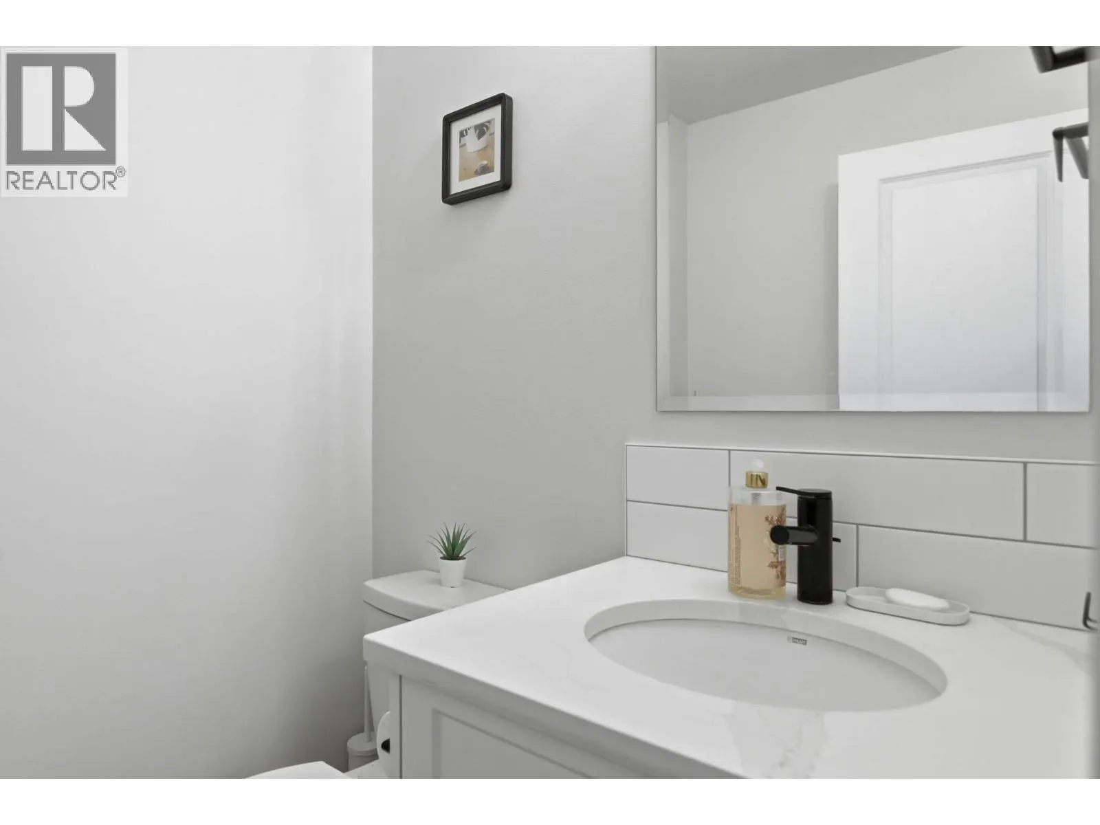 1999 15 Avenue Unit# 6