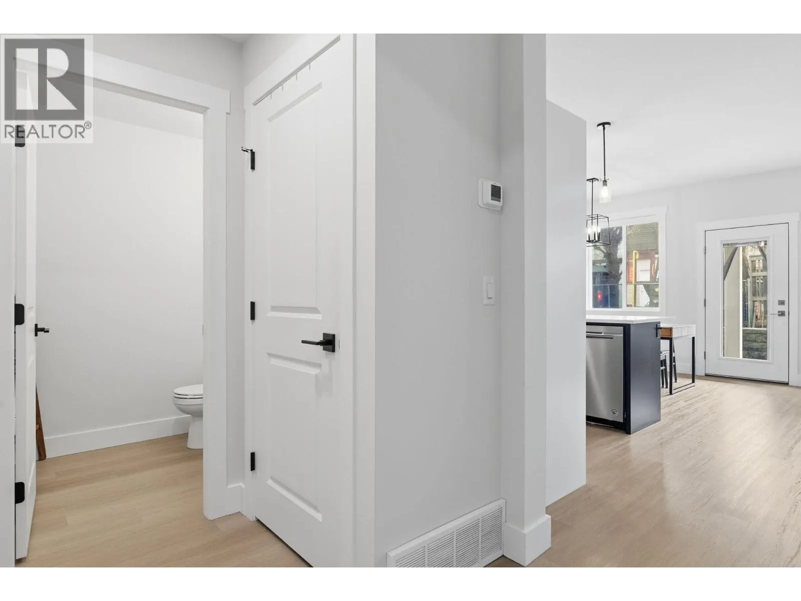1999 15 Avenue Unit# 6