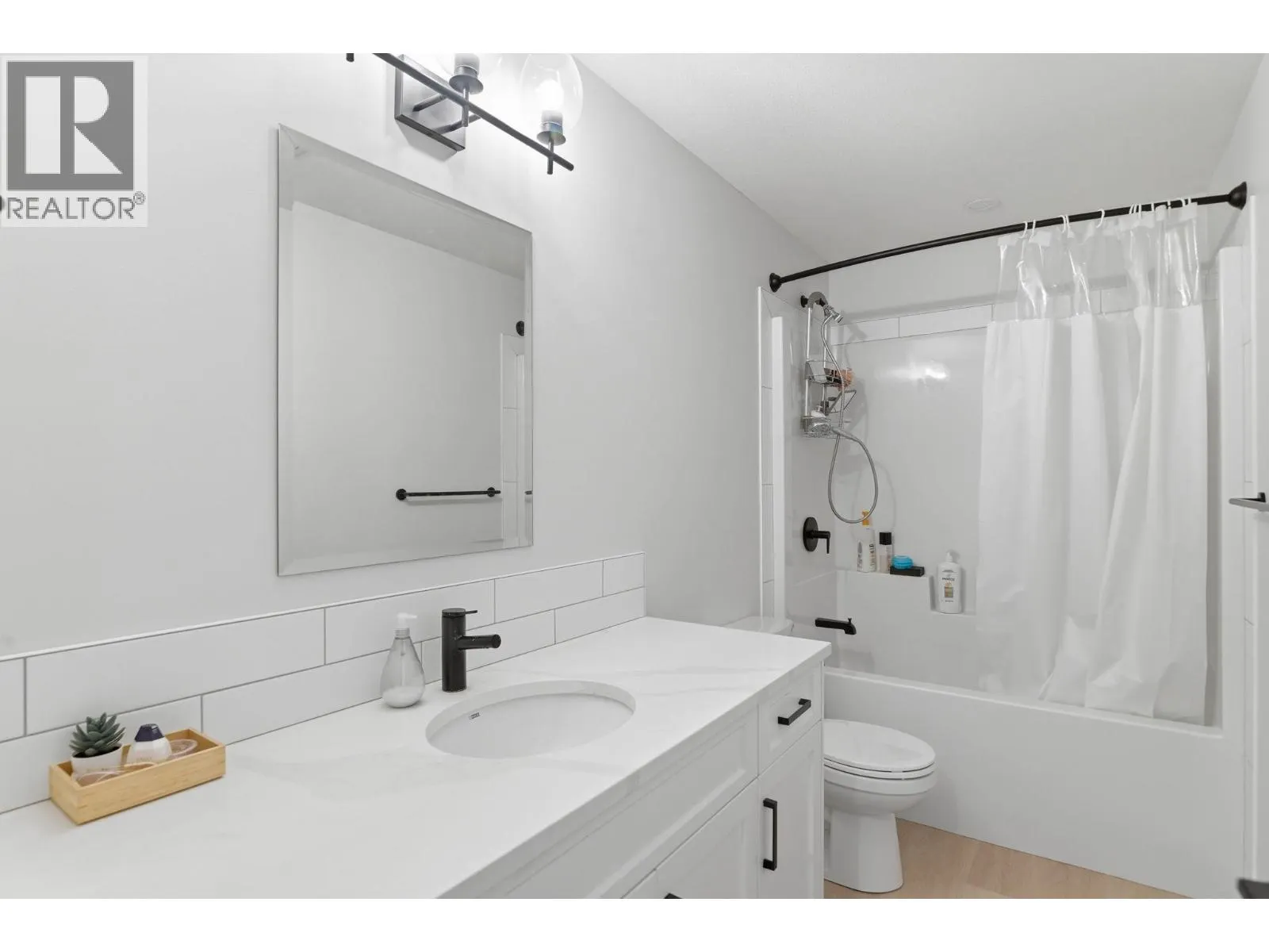 1999 15 Avenue Unit# 6