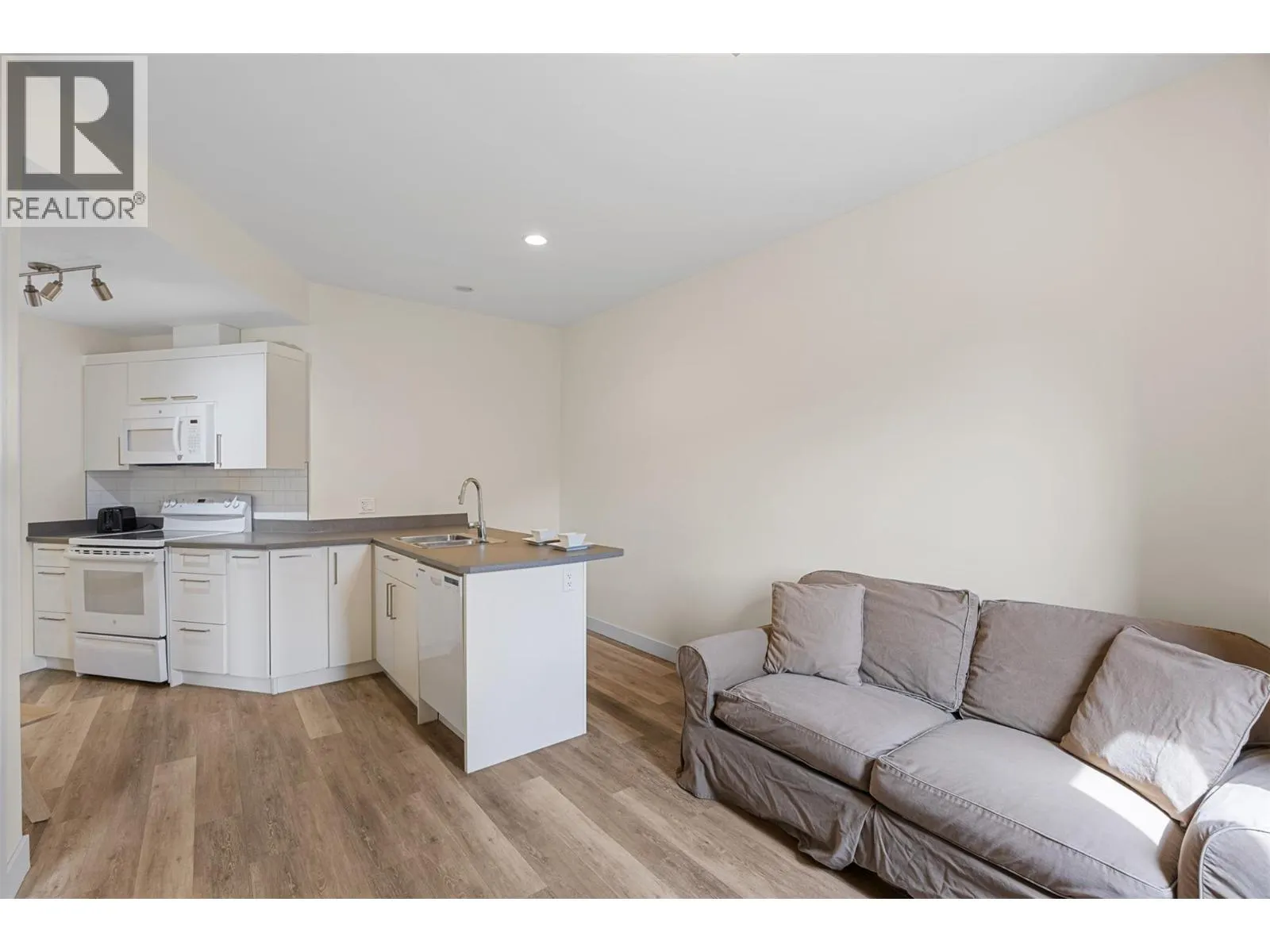 4249 Bella Vista Drive