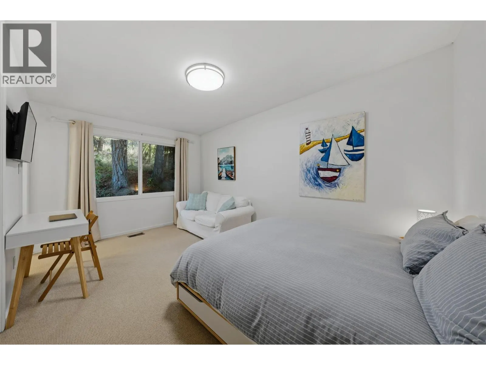 5147 Lakeshore Road