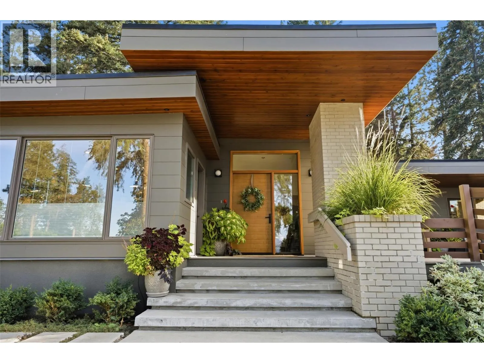 5147 Lakeshore Road
