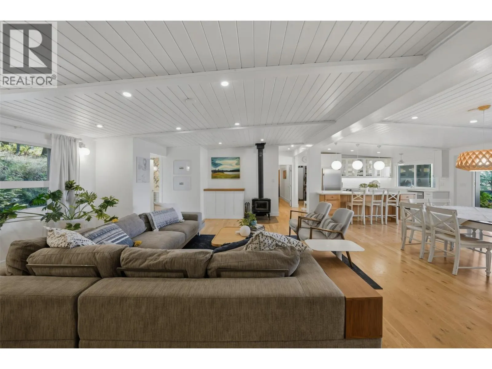 5147 Lakeshore Road