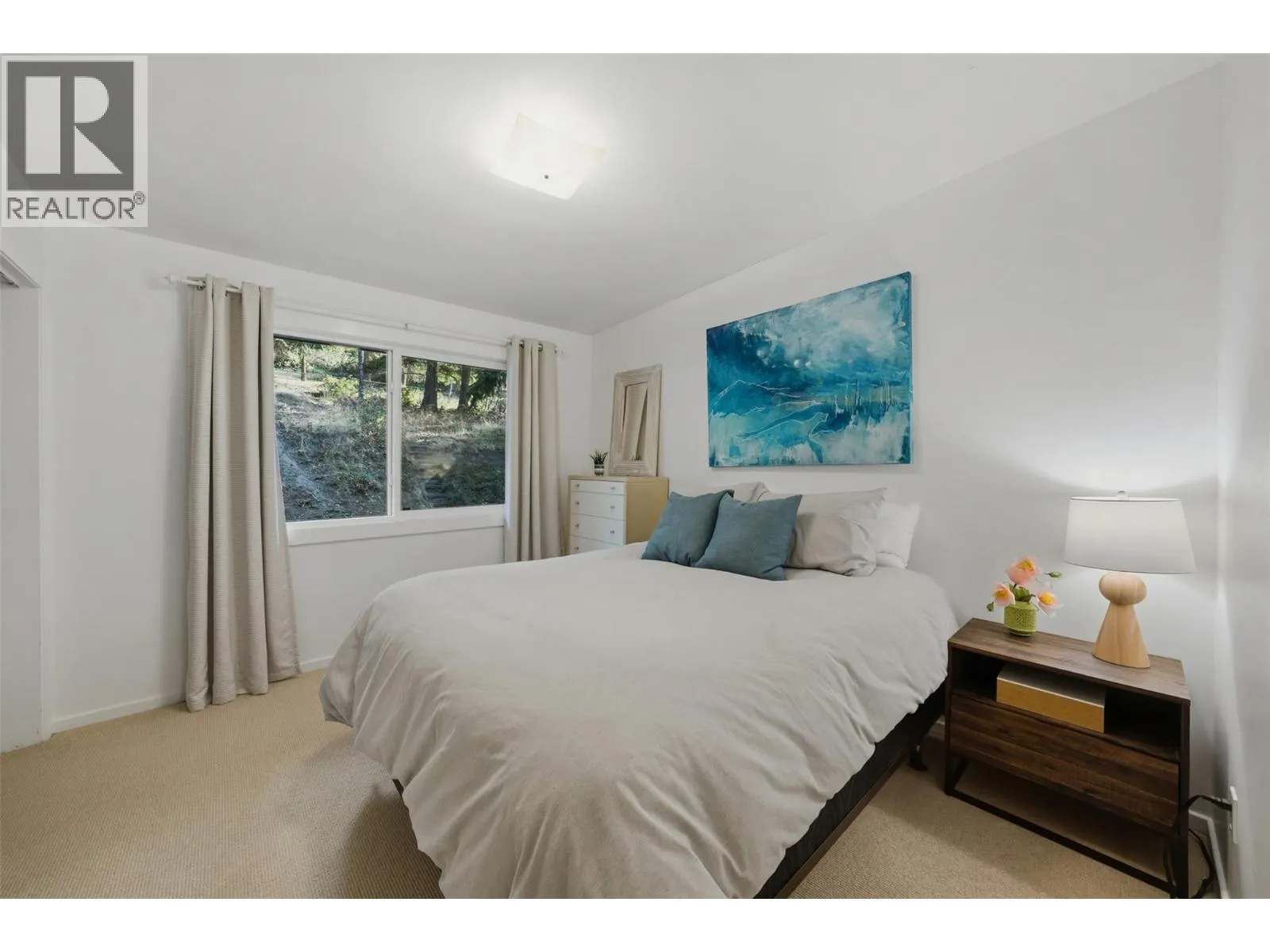 5147 Lakeshore Road