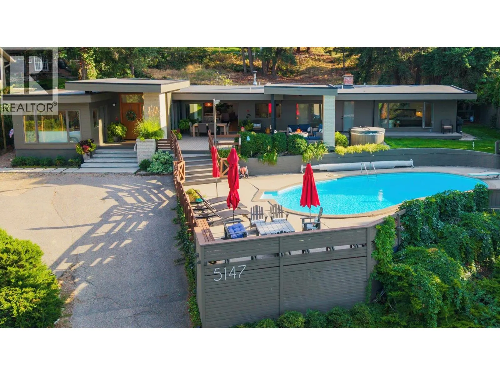 5147 Lakeshore Road