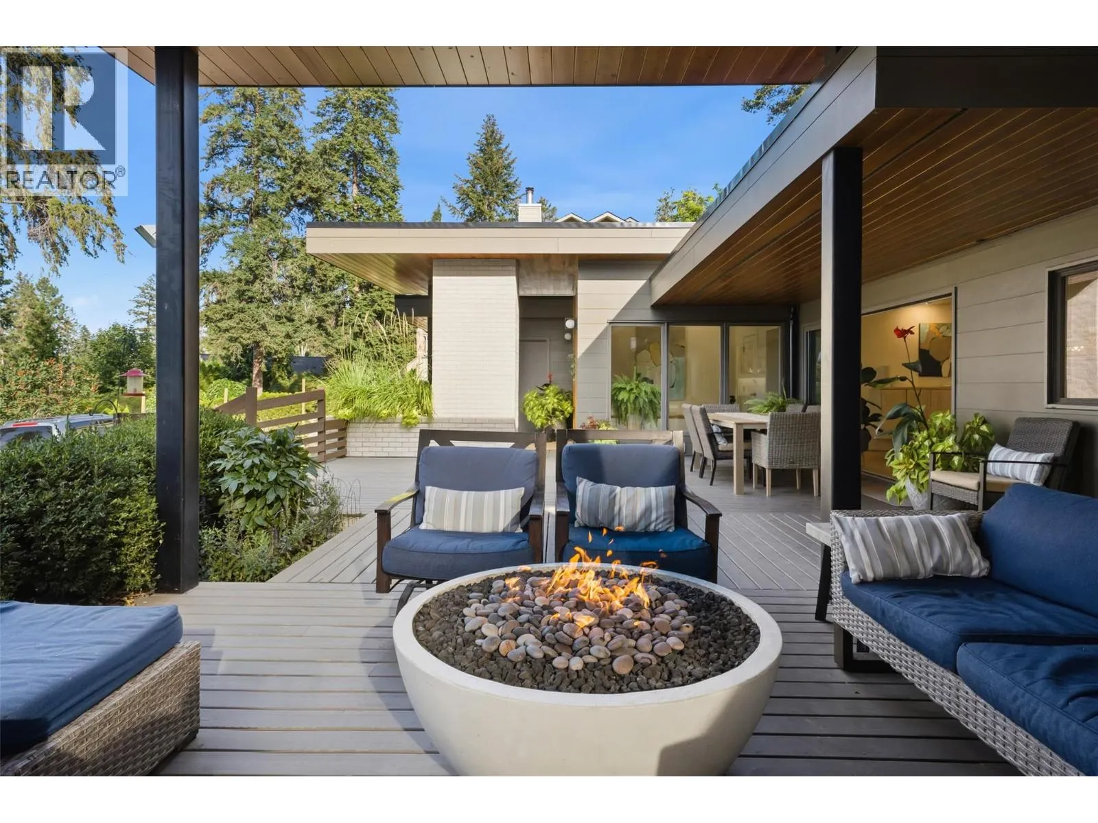 5147 Lakeshore Road