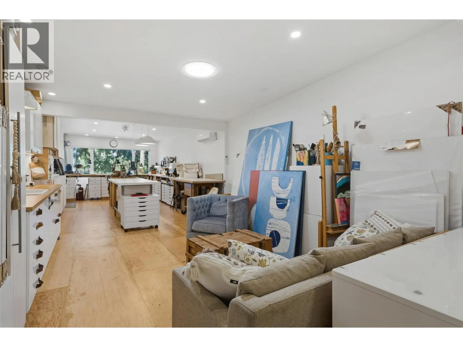 5147 Lakeshore Road