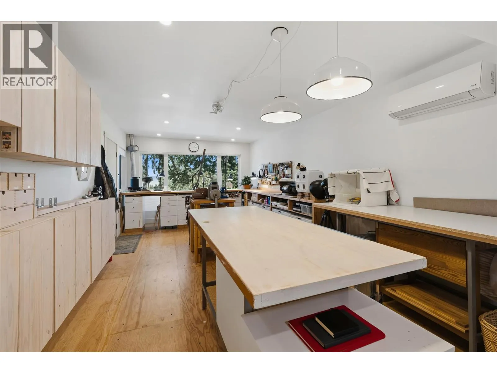 5147 Lakeshore Road